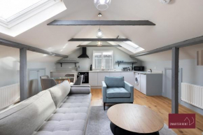 Weybridge - Refurbished Two Bedroom House